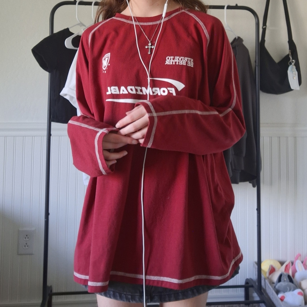 Red oversized long sleeve ₊˚⊹౨ৎ ₊˚⊹ ((SOLD))